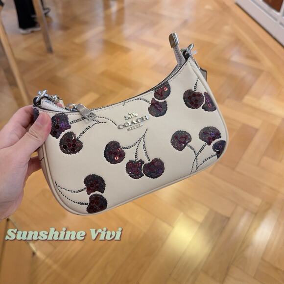 Coach Teri Mini Crossbody Bag With Cherry Print CCZ23 - Picture 2 of 7